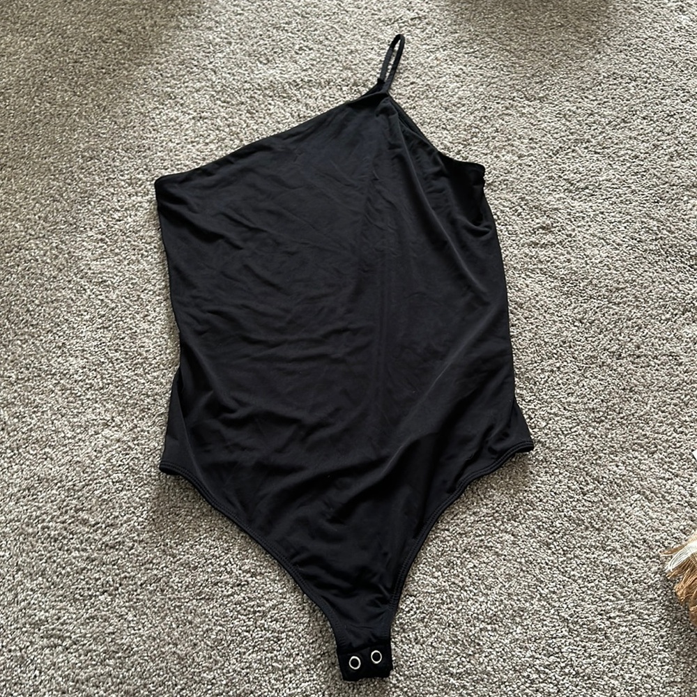 Express one shoulder bodysuit - M